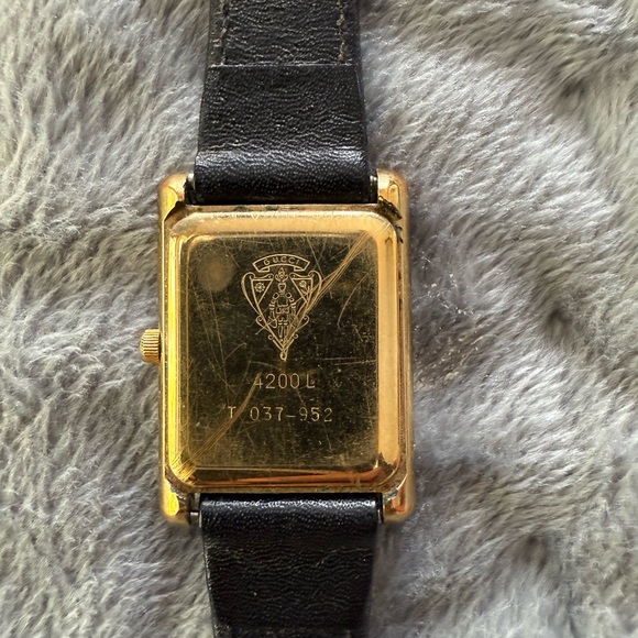 Ladies Vintage Gucci watch 4200 L - Picture 5 of 7